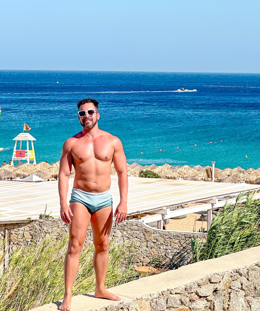 Endiesouza's tweet photo. Pronto pro rolê, bora de xlsior mykonos? https://t.co/GsCCw7UC7O