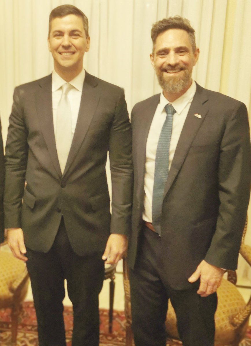 Todo lo mejor Presidente <a href="/SantiPenap/">Santiago Peña</a> ... 

Que Dios, te conceda la *serenidad* para aceptar las cosas que no puedas cambiar, *el valor* para cambiar las cosas que puedes cambiar y *la sabiduría* para conocer la diferencia.

No tenemos margen de error... Viva Paraguay!!!