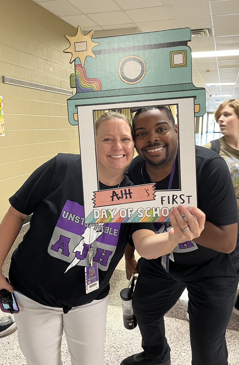 MrsBlacksWorld's tweet photo. First day of school for AJH! 💜🐾

#unstoppableAJH
#letsgoooo https://t.co/tkFF9D0U46