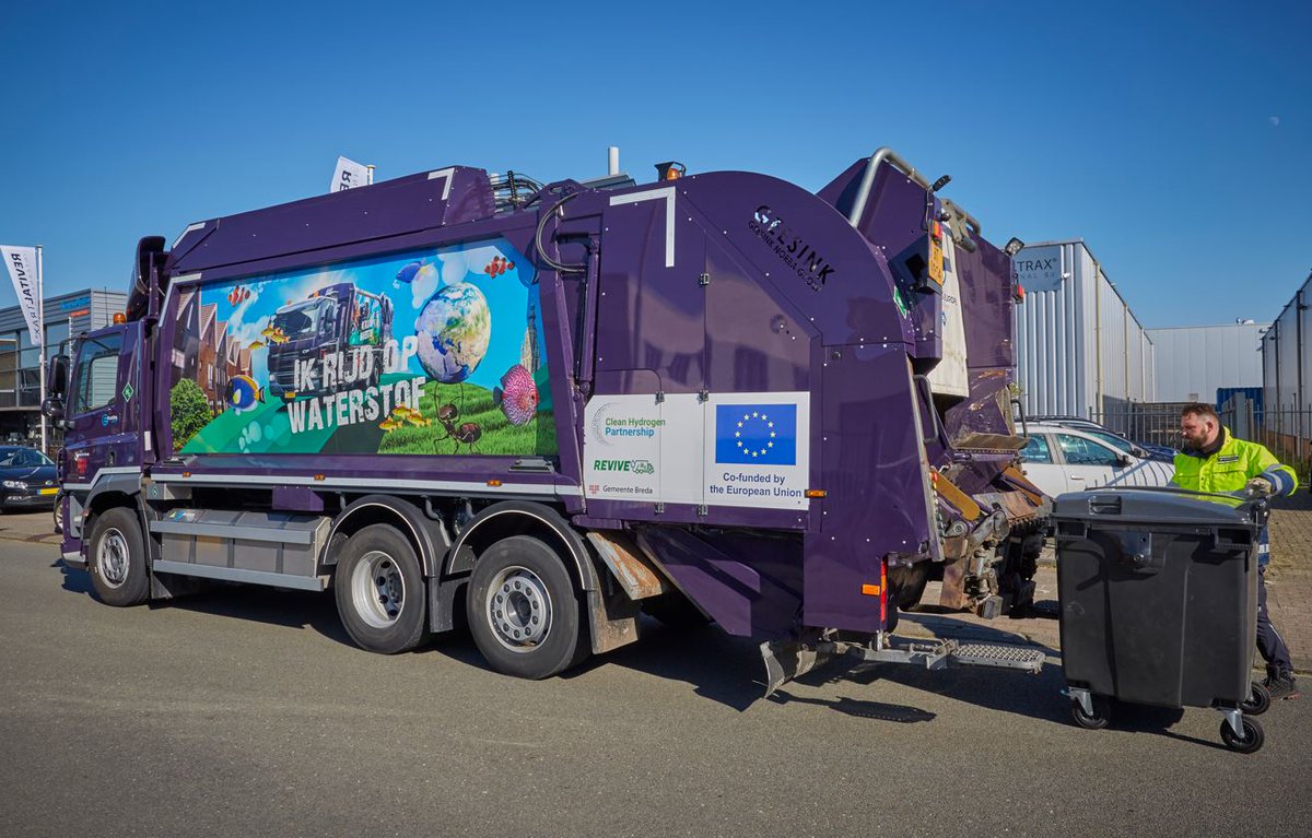 REVIVE Project (@revive_h2) on Twitter photo .<a href="/TotalEnergies/">TotalEnergies</a> has launched a video on hydrogen mobility in <a href="/breda/">Gemeente Breda</a>!
It shows our <a href="/REVIVE_H2/">REVIVE Project</a> waste collection truck🚛funded by the <a href="/CleanHydrogenEU/">Clean Hydrogen Partnership</a> 🇪🇺 using a Hydrogen Refuelling Station⛽️ from the Interreg project ‘Waterstofregio 2.0′
👉Read more at: h2revive.eu/totalenergies-… .<a href="/TotalEnergies/">TotalEnergies</a> has launched a video on hydrogen mobility in <a href="/breda/">Gemeente Breda</a>!
It shows our <a href="/REVIVE_H2/">REVIVE Project</a> waste collection truck🚛funded by the <a href="/CleanHydrogenEU/">Clean Hydrogen Partnership</a> 🇪🇺 using a Hydrogen Refuelling Station⛽️ from the Interreg project ‘Waterstofregio 2.0′
👉Read more at: h2revive.eu/totalenergies-…