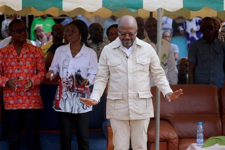 BengonoDr's tweet photo. Le Gotha politique du G6 parmi lesquels  @BilieByNze @PriscaNlendK autour  d' @PresidentABO pour une victoire ✌️ cash #AliPourTous! https://t.co/0vFkJ9AgLz