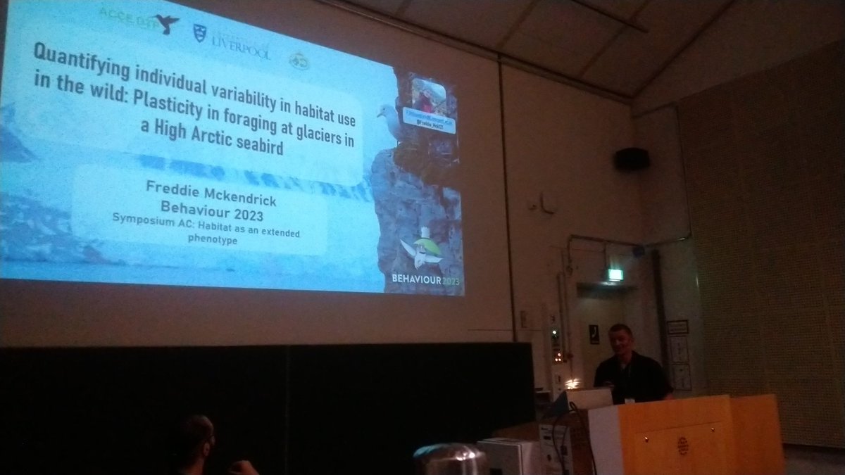 Here's @FreddieMck121 talking about individual plasticity in kittiwakes- his contribution to the Symposium on 'Habitat as an extended phenotype' at #Behaviour2023!