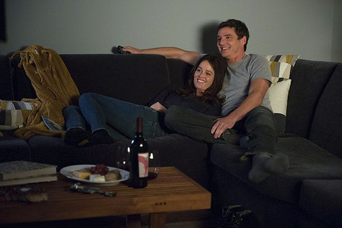 fernandomerino's tweet photo. #TheMentalist es una de mis series favoritas y ahora que le están dando otra pasada en #TNTSeries vengo a caer en cuenta que el papirriqui de moda Pedro Pascal aparece en la última temporada como un interés amoroso para Teresa Lisbon (mi super crush Robin Tunney). https://t.co/87lVv5FH9X