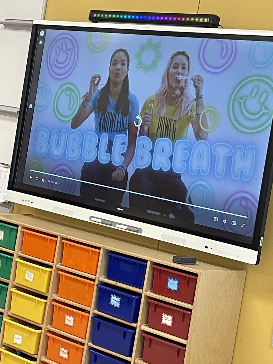 its_why_i_teach's tweet image. Kudos to @Mitch_Strider  for choosing bilingual brain breaks in his #1stGrade classroom with #goNoodle @ROSArockets #DreamBig  #MLTeacher #ELL #teacherlife