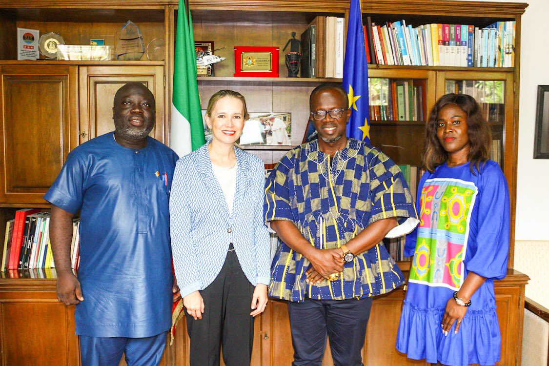 GhanaCultureHub's tweet photo. The Executive Director, Deputy Executive Director and PRO of National Commission on Culture pay courtesy call on Italian Ambassador to Ghana and Togo, Daniela d'Orlandi. https://t.co/qFMzbqiID9