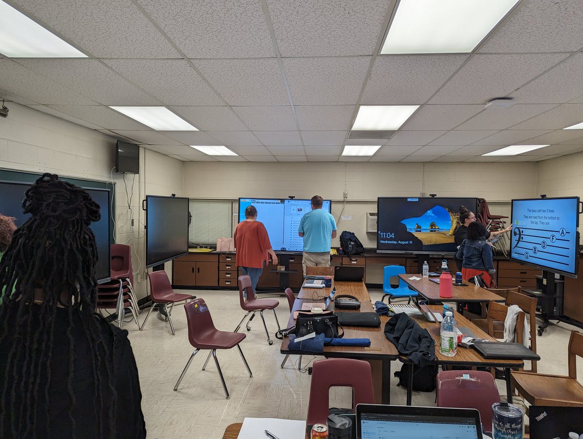 SarahLowey's tweet photo. Working with this amazing team in Robeson County Schools, NC as they learned about the @GetClearTouch solution to provide turnkey support to their building teachers.   It's always a pleasure to work with dedicated and enthusiastic educators!
@scorpiotechie @PSRCEDU 
#CTnextlevel https://t.co/mxzBQEMWTn