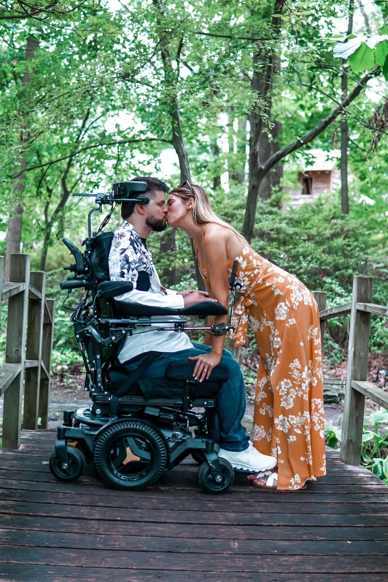 Rockynohands tweet media