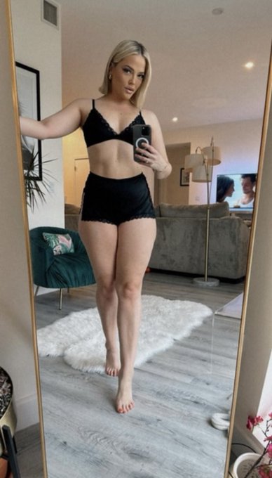 OnlyFans https://t.co/u3IOstn0SM https://t.co/HkWf1ZYoBk