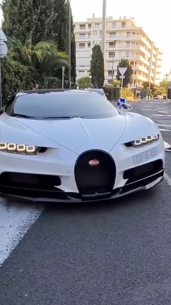 DubaimediaTv's tweet photo. A #Saudi rally driver brings his cars all the way from Saudi Arabia to #Cannes !
CAR DAY Post in Partnership with https://t.co/ZBQsdO60Vg

#RivieraSuperCar #CannesSuperCar #Edition2023Cannes #DubaiMediaTV #UAESummerRivieraMedia #UAESuperCar #UAERivieraMedia #Bugatti #Chiron https://t.co/TFQ2xRs1or