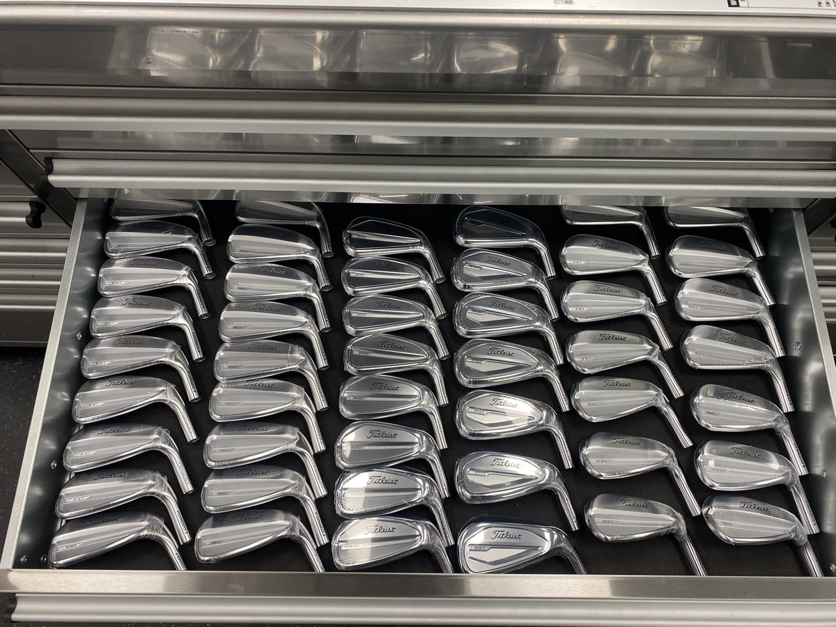 klbuildcentre's tweet photo. Some deliveries just get the juices flowing!

The new @Titleist T-Series irons are now available in our Custom Build Centre.

Current build times are 2-4 working days (if all component are in stock).

#titleist #tseries #custombuilt https://t.co/qdRstDabcq