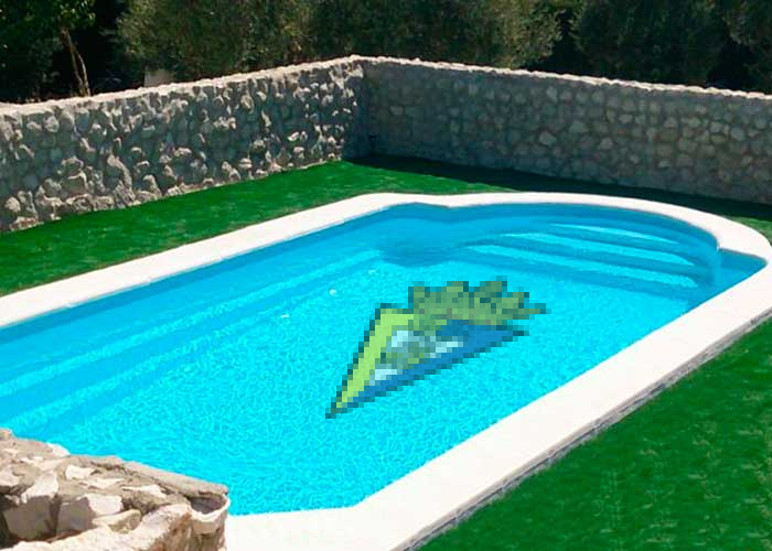 "¿Por qué no te sales ya del agua?"

La piscina: