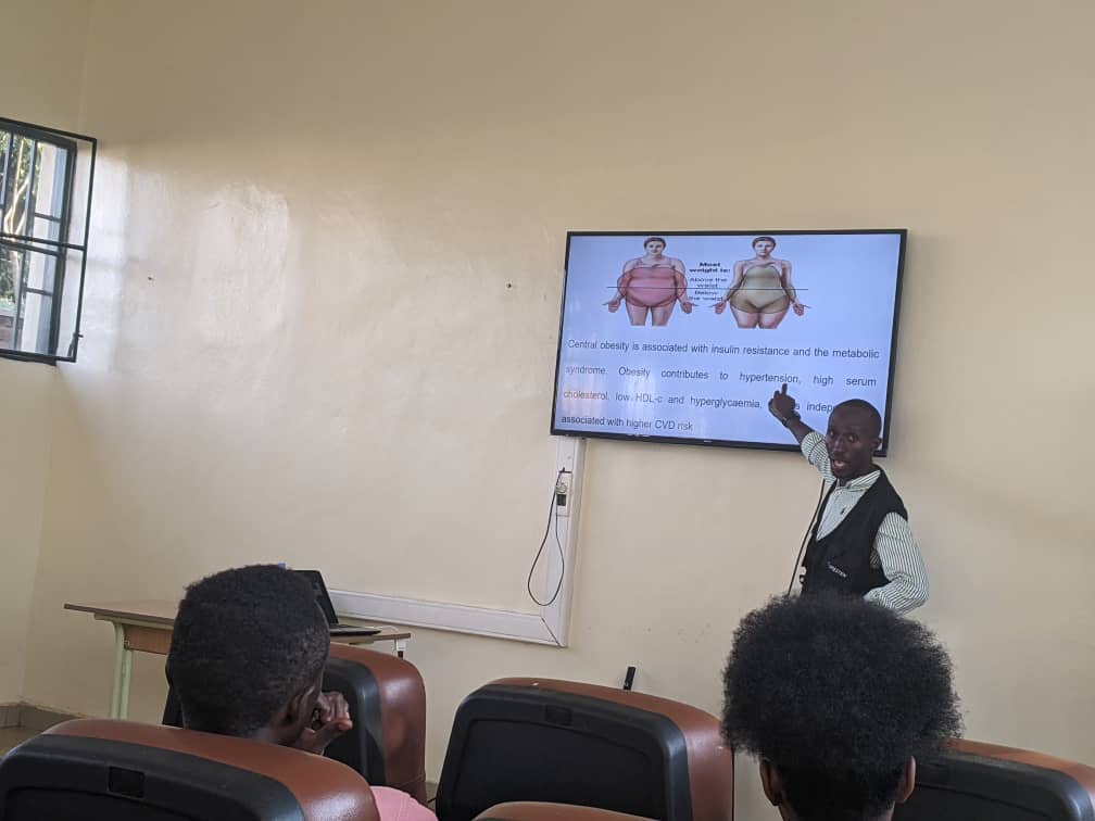 RNSA_Imirire's tweet photo. Happening Now 📢
On collaboration with @lifesten_health , we are attending NCDs management and prevention training with Nutritionist and Dietetian @JosephKaremera . This happens before Community NCDs screening that will taking place at @kimironkosecto6 near market. https://t.co/DA08lGaraZ