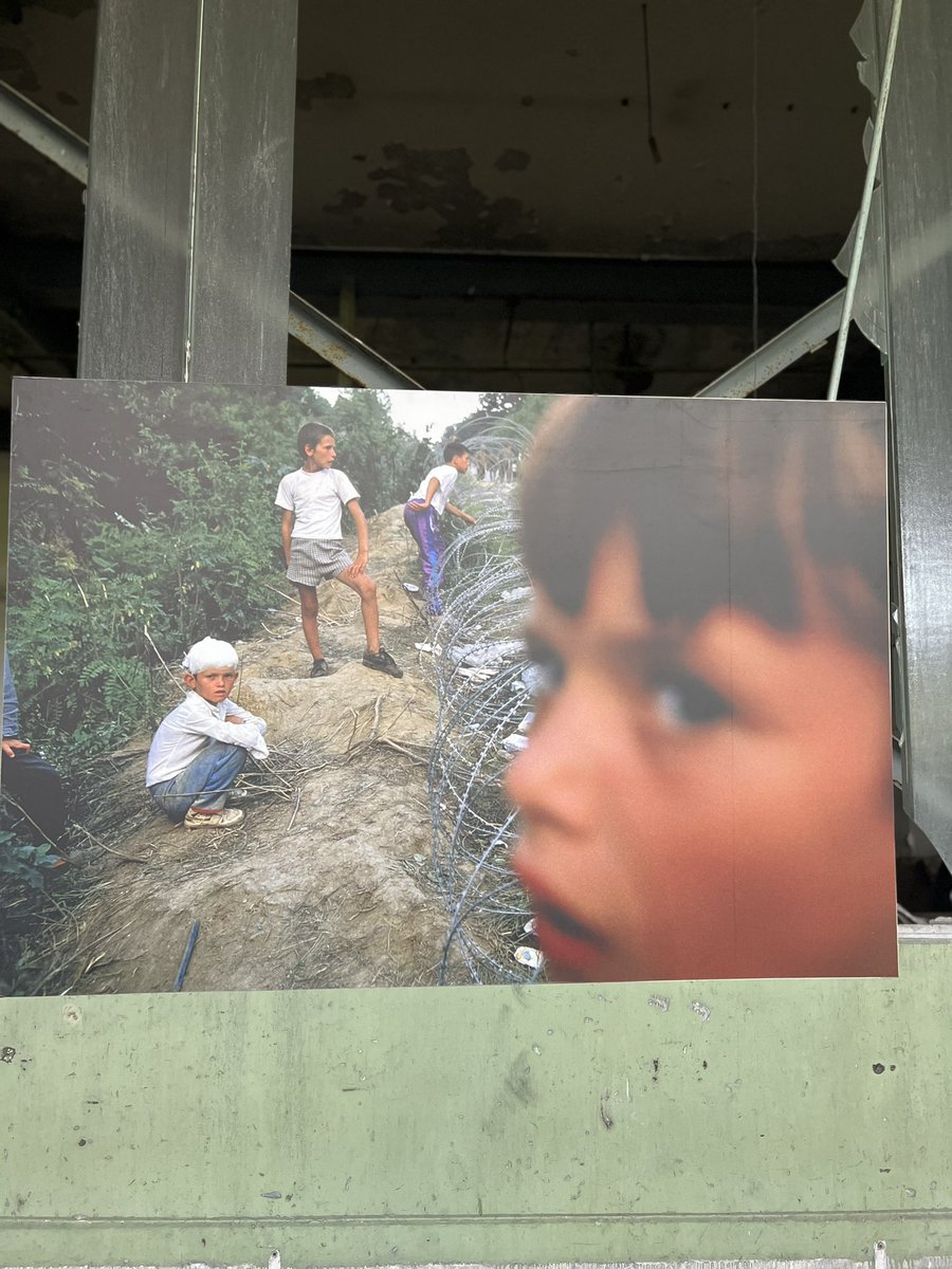 HacerrTuncerr's tweet photo. Dünyanın gözleri önünde yaşanan katliam ; Srebrenitsa Katliamı. https://t.co/lVTr1ycZmN