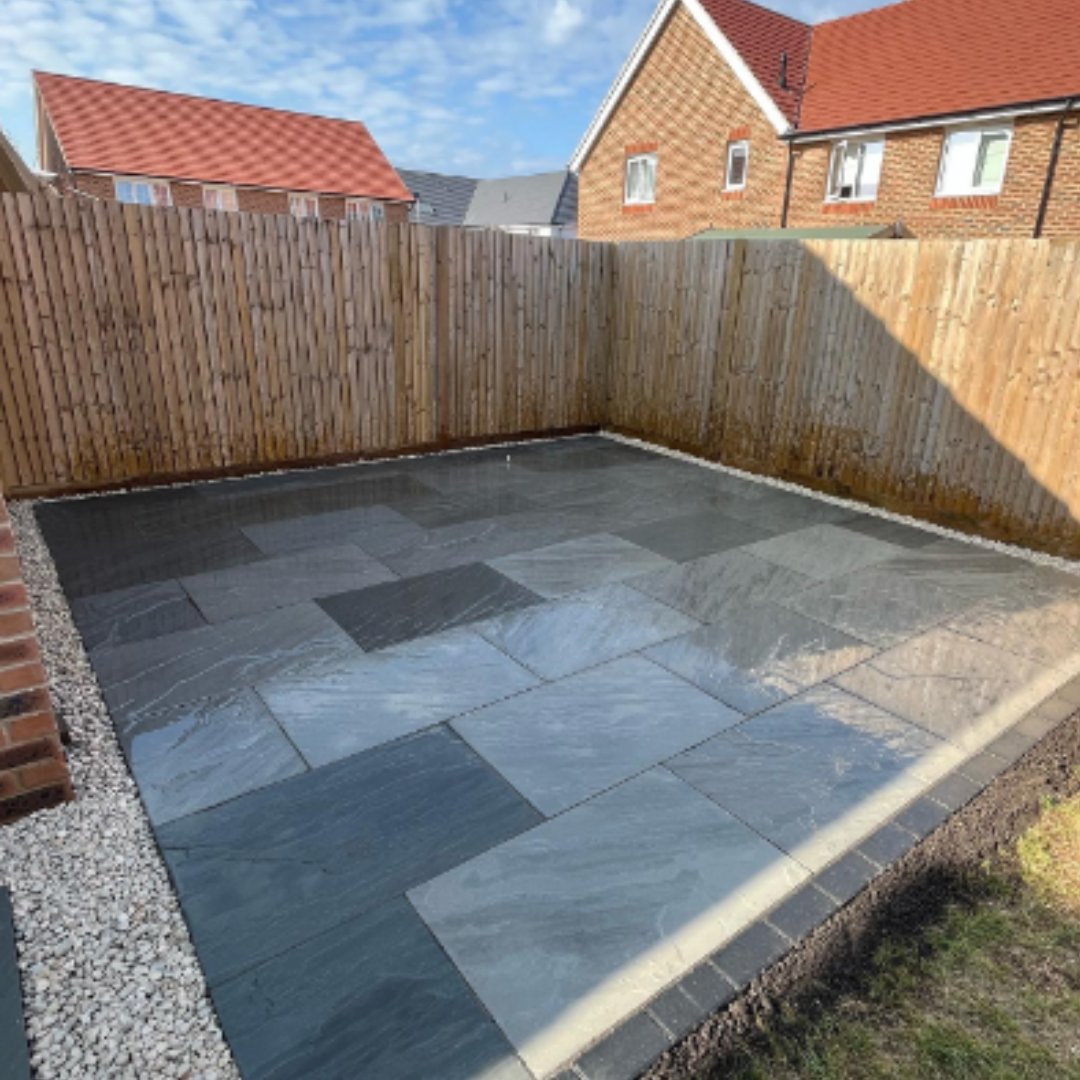 AzpectsLtd's tweet image. Love the garden transformation using our EASYJoint in colour Stone Grey! 😍

Swipe to see the difference ➡
Chichester Artificial Grass &amp;amp; Landscaping Ltd

#EASYJoint #JointingCompound #BuildersMerchant #Merchant #GardenTransformation #GardenDesign #Landscape #GardenIdeas