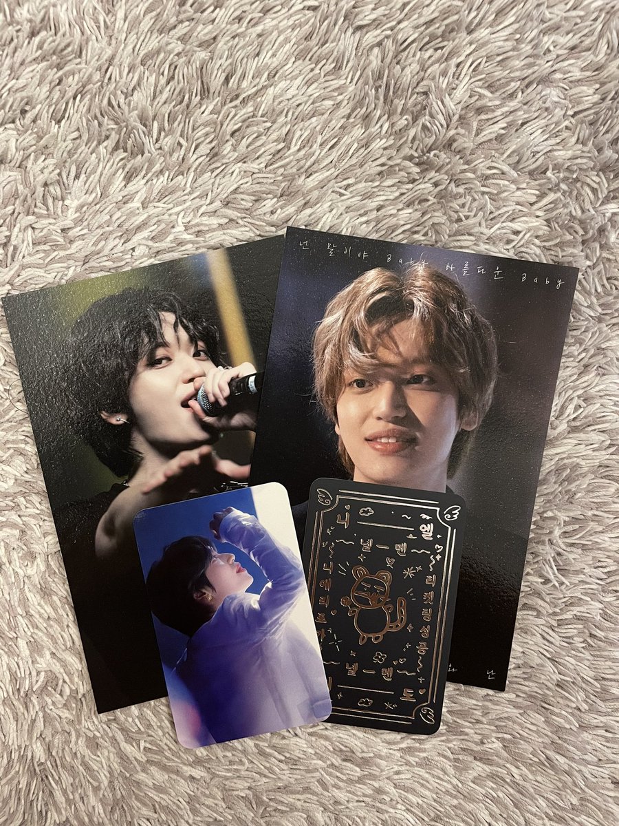 자기 전 포토카드 정리중
어제의 추억이 몽글몽글🫧
서울에서 고생고생해서 그런지
니엘과 관련된 모든 순간이 소중하다🌹

<a href="/HBD_ROSE_NIEL/">𝗧𝗛𝗘 𝗥𝗢𝗦𝗘, 𝗡𝗜𝗘𝗟</a> 
#스물아홉번째_여름날의_깜고에게_하얀장미를