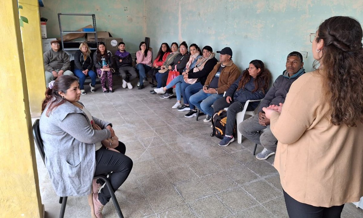 Gracias a las gestiones realizadas por la oficina de Empleo, incorporamos a 14 beneficiarios de entrenamiento laboral al sector público. Un logro que significa, más desarrollo del talento humano de jóvenes y adultos. #LaMuniHace 🖐