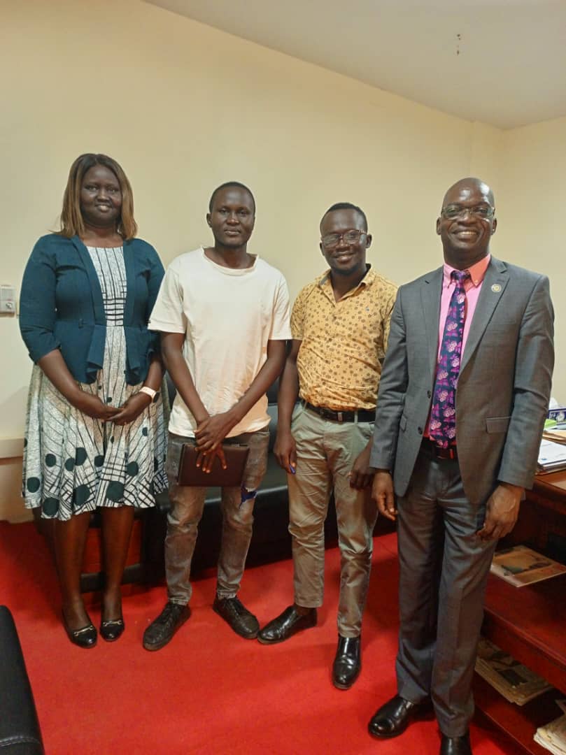 deneki_saniki's tweet photo. The@Ministryofpeacebuiding,@SouthSudanGov is Always open for any peace builder
Without an  appointment they welcome us with an open heart welcome,it was fruitful meeting with@HonpiaPhillip undersecretary 
@nyibak @unwomenssudan 
#SSOT https://t.co/sC9WIFvwTF