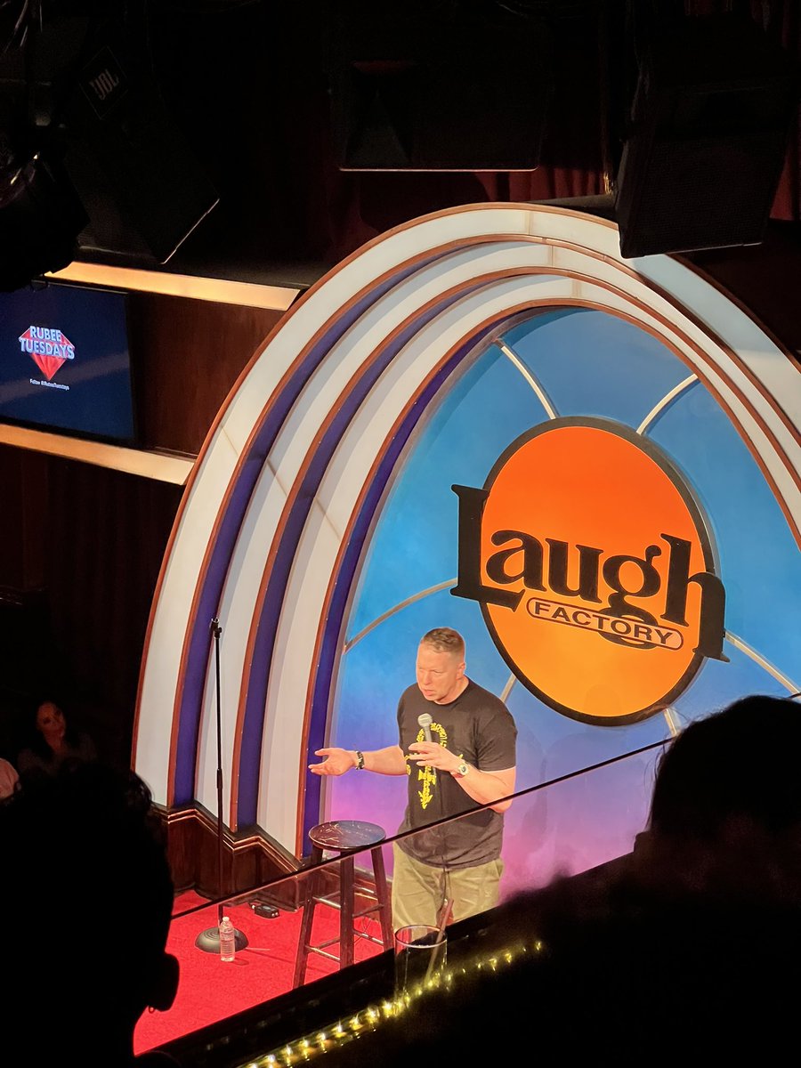 Alynettework's tweet photo. Supporting the cast of @BackOnTheStrip_ last night for @RubeeTuesdays at the @TheLaughFactory with @BILLBELLAMY @TiffanyHaddish @FAIZONLOVE @thechrisspencer @garyowencomedy it was packed! Great show! https://t.co/JnjswzP5uq