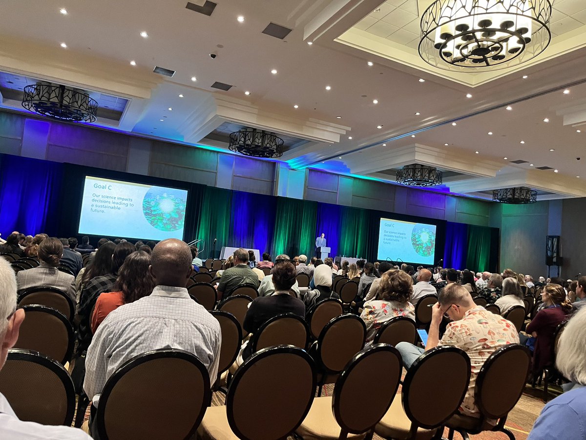Some scenes #Planthealth2023 in Denver.  Some very good informative scientific sessions. Good to catch up with colleagues and for student to practice networking!! #plantdiseases #annualmeeting