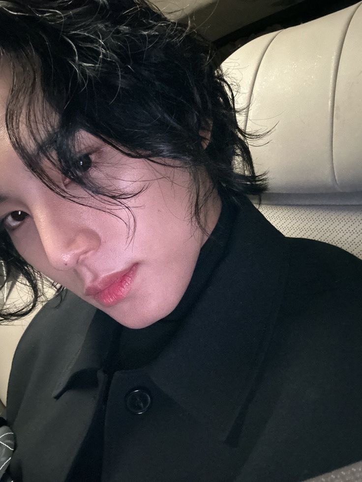 m44llkkk's tweet photo. Netizens respond to rumors of #Malk 's alleged romantic relationship with #Seventeen's #Mingyu
#csd #caratselcaday https://t.co/IOGgYhEees
