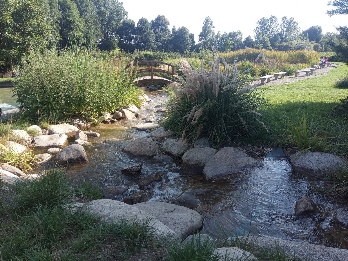 Thrashmichal's tweet photo. Úterý 15. srpna: vyzkoušení sportovní aktivity Discgolf, poté nákup, vaření oběda, přesun do Ústína, procházka na zmrzlinu a kávu, grilování, zpěv s kytarou, film a přespání v spacáku v tělocvičně. #pas #JdemeAutistumNaproti 💙 #Olomouc #Ustin https://t.co/Yi5xdzd8eO