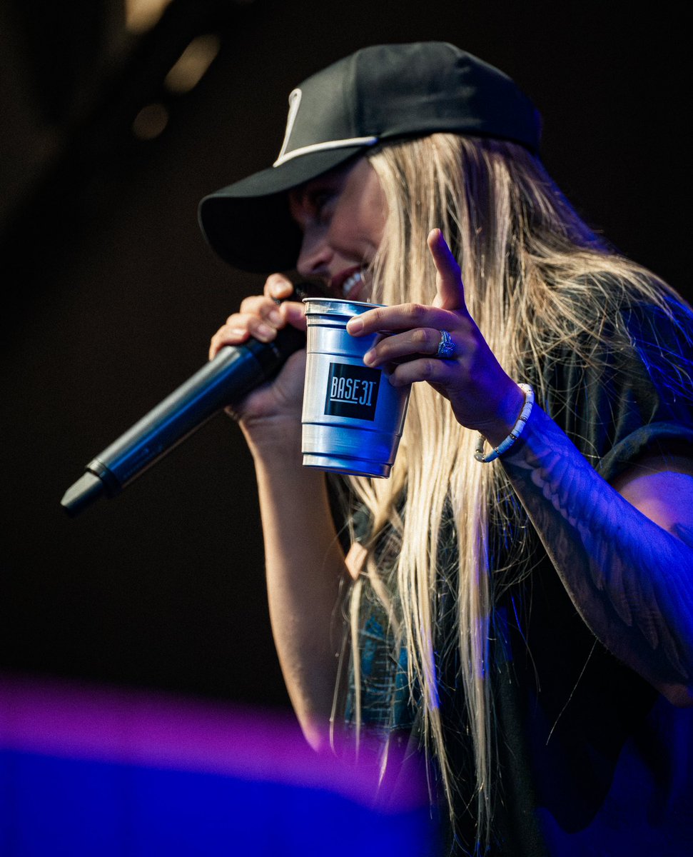 Alli Walker tweet media