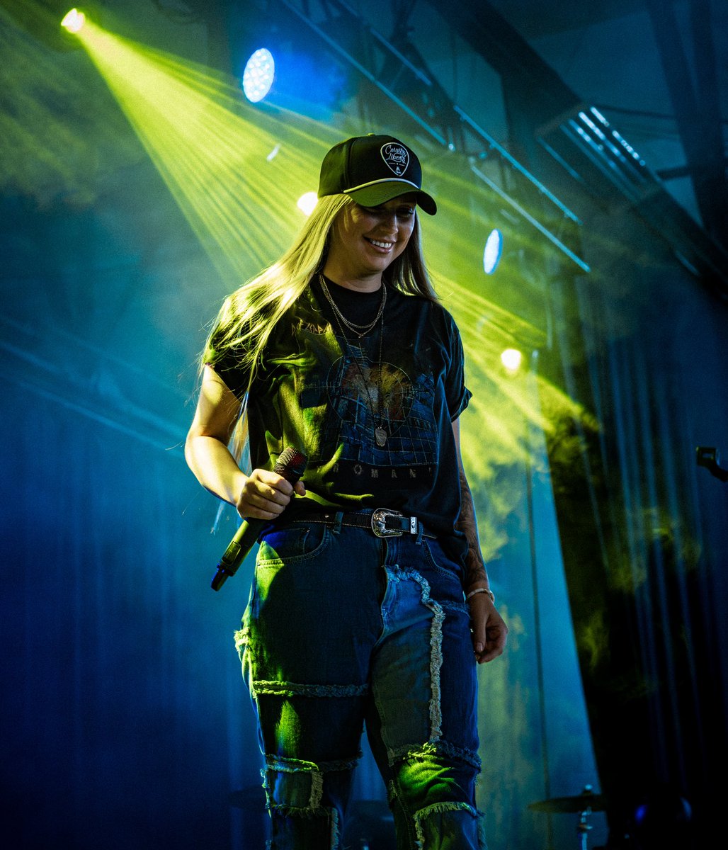 Alli Walker tweet media