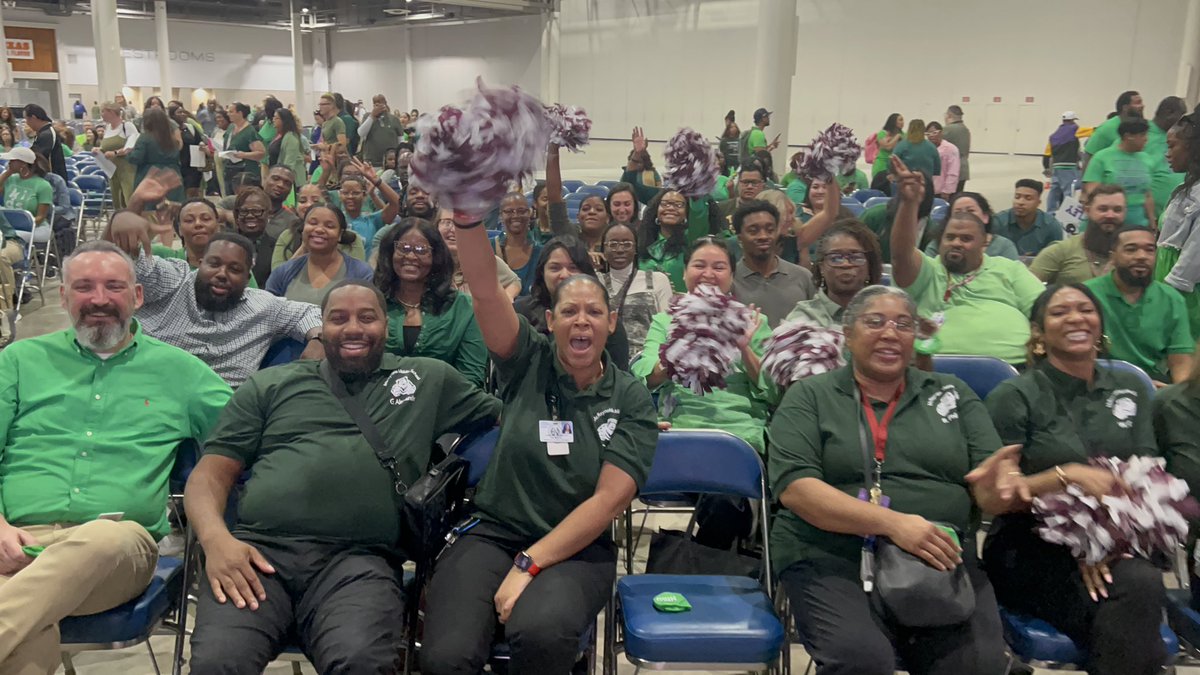 McReynolds_HISD's tweet photo. We are ready to be Brave, courageous, and CHAMPIONS for our Mighty Bears! #ExcellenceEqualsMcReynoldsTwiceAsBetter #championsforkids https://t.co/Rfw4I4VGmO