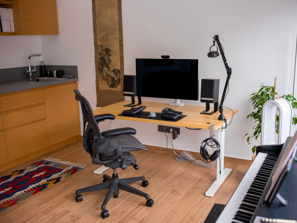 workspacesxyz's tweet image. WFH and need inspiration for your workspace?

We have interviewed and shared the workspaces of 300+ individuals over the past 3 years.

Here are the top 10: