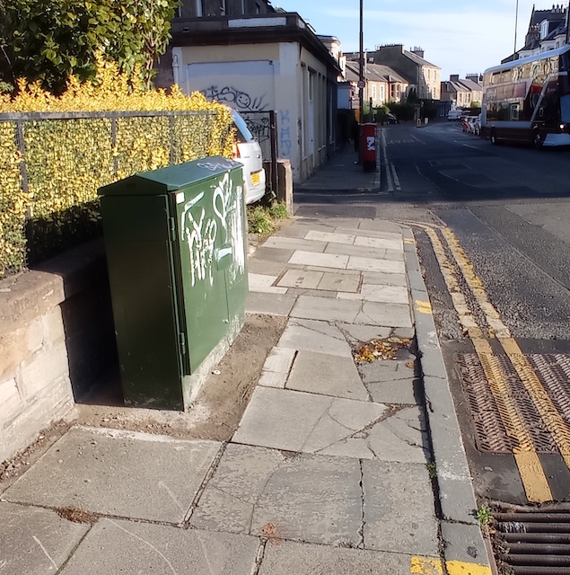 It's good to see the footway fixed on Gilmore Place at Leamington Rd: surely caused by inadequate reinstatement by BT when installing their cabinet? Has @bt_uk paid for the repair? We hope so - and have asked @Edinburgh_CC.