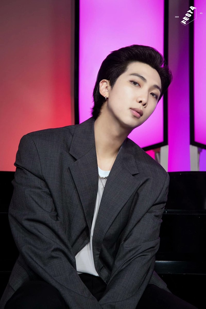 Just__Lou's tweet photo. #NAMJOONWELOVEYOU
Best leader in the world! https://t.co/G8qRD99WGi