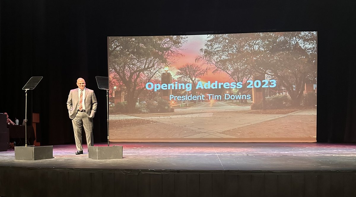 MSUMKayla's tweet photo. It’s the beginning of a new era with President Tim Downs welcoming us to campus. Happy new (academic) year, Dragons! #DragonFamily ♥️ https://t.co/p8APL0VjvJ