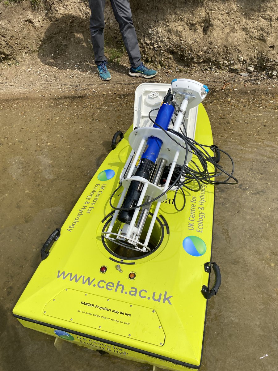 Water quality sensors on my <a href="/UK_CEH/">UK Centre for Ecology & Hydrology</a> #ARCboat! A YSI EXO and a spectrometer plus depth sounder…!
For <a href="/NERCscience/">Natural Environment Research Council</a> Greenhouse Gas Aqua project. 
Too busy driving to get an action video, but all seemed to work…! 
Huge potential for mapping water quality &amp; pollution as well as GHG