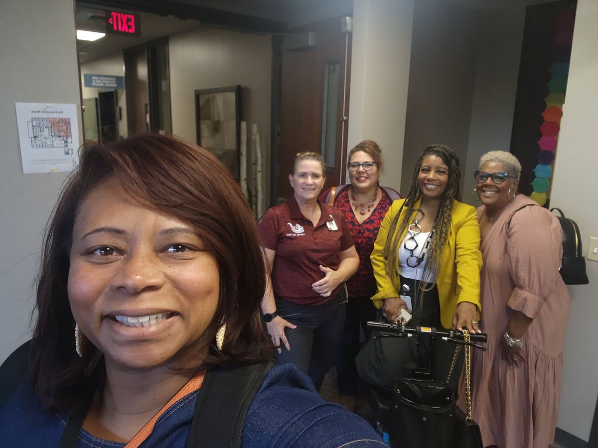 Lori Carroll tweet media