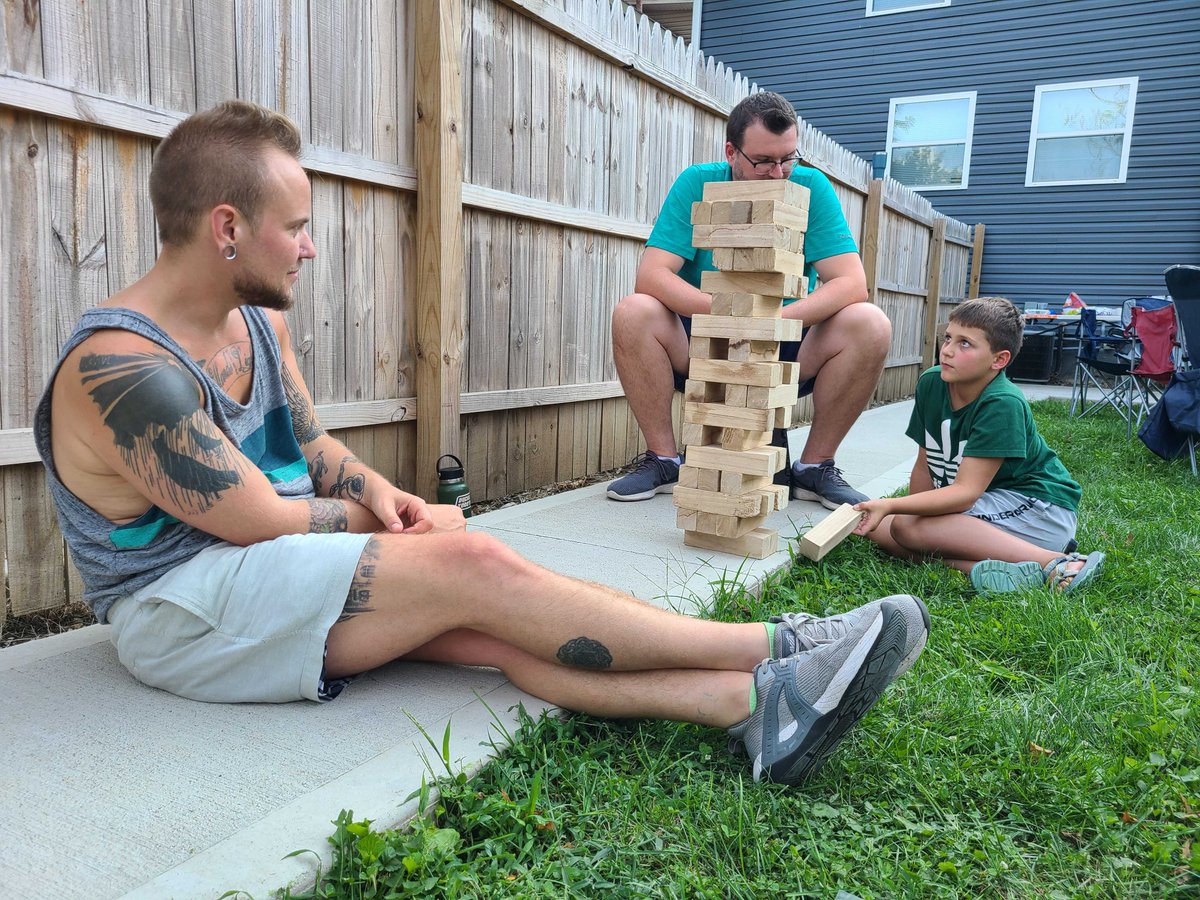 ShowUp4RJ's tweet image. Our Ohio #AllInForAllStudents team got us off to a running start with a direct action training related to school boards including:

Roleplaying our actions 📢
Creating this beautiful signage 🖌️
Sharing stories of the stakes of this moment &amp;amp; the future we&apos;re dreaming of 🌄