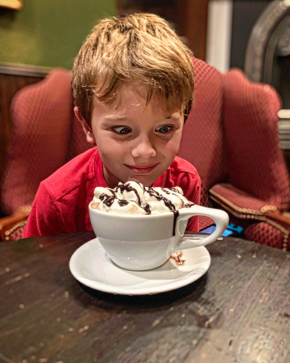 Kids are headed back to school next week, bring them by the Green Post Cafe for an end of summer sweet treat 😋 #greenpostcafe #wednesday #humpday #lincolnsquare #backtoschool #sweettreats #kidfriendly #familytime #hotchocolatedrink