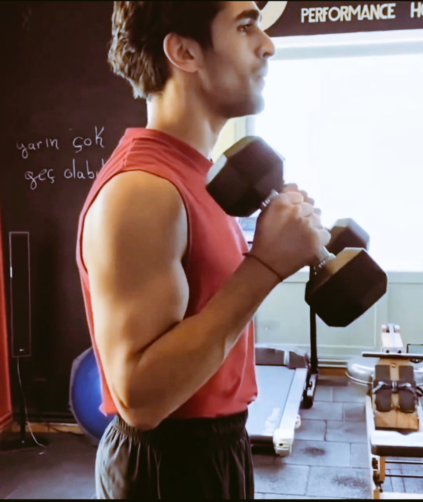 Peki Mertde ki bu hirs ? Harikasin #MertRamazanDemir 🥹💓