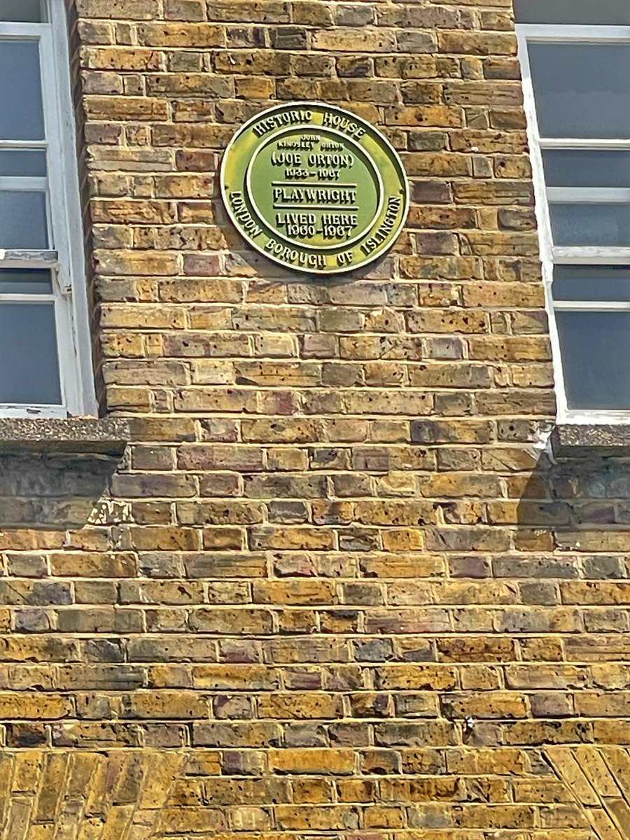 Ortonesque tweet media