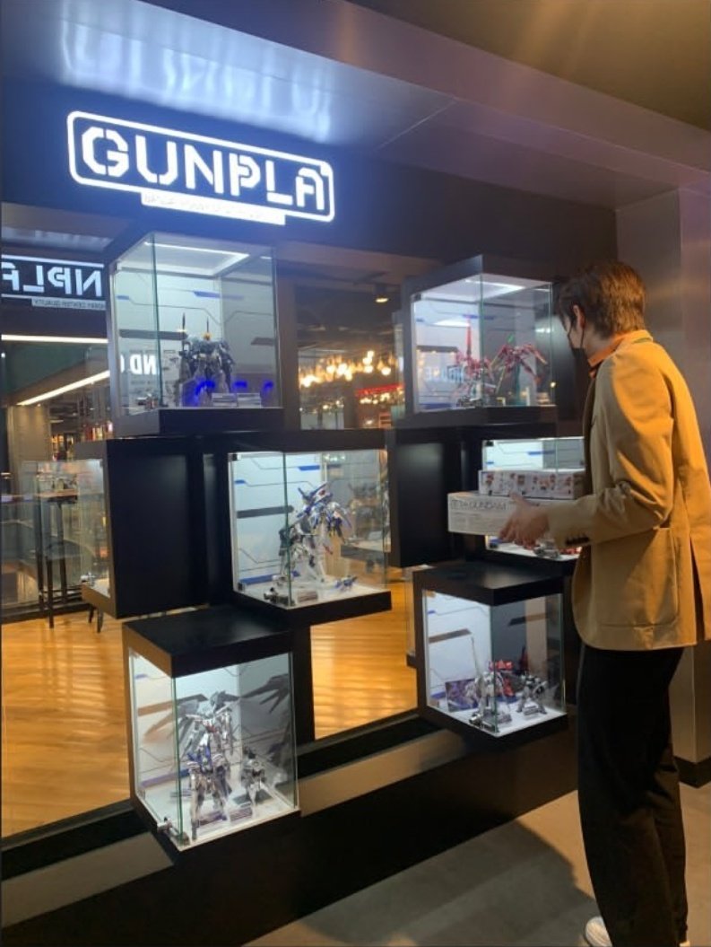 Jiryawat's tweet photo. Went to Gunpla and felt compelled to purchase additional Gundams to add to my collection. https://t.co/mEUkpXmixE