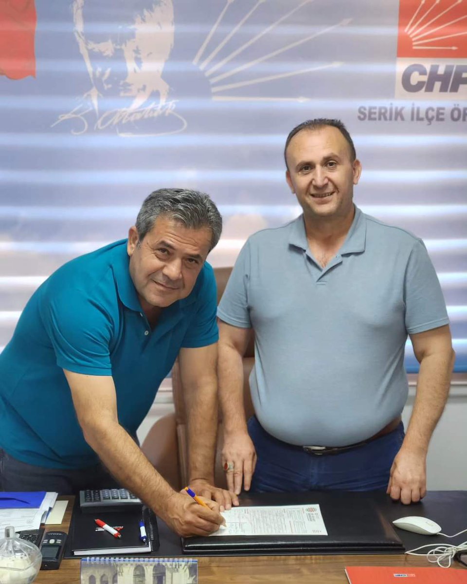 alibuldu07's tweet image. Savulun Mehmet Balık geliyor...
Yıllarca öğretmenlik ve ardından da sendikacılık yapıp Konfederasyon Başkanlığına kadar ilerledikten sonra zirvede bırakıp gençlere yol açan Büyükşehir Belediye Başkanı Muhittin Böcek'in danışmanlarından Mehmet Balık emekli oldu. Memleketi Serik'te…