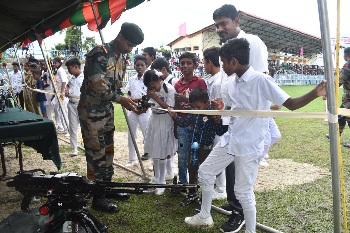 AN_Command's tweet photo. #ArmyComponent of #ANC organised an awareness event at #CampbellBay, capturing the imagination of young minds. They witnessed an array of advanced weaponry, interactive equipment displays, motivational videos 🎥 & sports activities, igniting their passion to #JoinArmedForces
#ANC https://t.co/nOHsHcV3oa