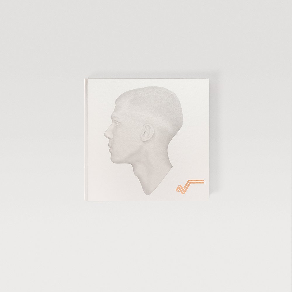 stromae_source's tweet image. Une édition spéciale de Racine Carrée pour les 10 ans vient d'être mise à disposition en pré-commande ! Elle contient un livre photos et un DVD du live pour les 1000 premières commandes !