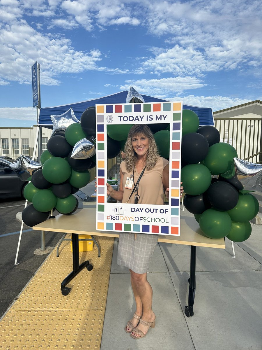 DeeDeeHarrison9's tweet image. Where my educational journey began…Horace Mann Mustangs are off to a great start and it was a pleasure being among the staff who were ready with smiles and enthusiasm. #teamBCSD #TeamFACE