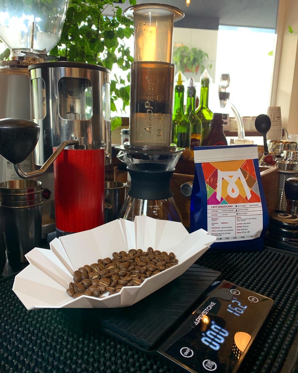 DeleitesPzo's tweet photo. Cada AeroPress que preparamos es una nueva experiencia que te sorprende con sabores únicos.
Este método de extracción de café nos tiene totalmente enamorados 💘

Gracias @cafemelosa por este súper Café 💛💙❤️ https://t.co/NiklUCkXmN