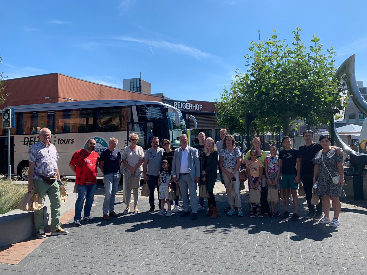 Vandaag eerste bustour voor nieuwe inwoners van @zuidplas . Leuk om met hen kennis te maken. En hartelijk welkom in <a href="/BeleefZuidplas/">Beleef Zuidplas</a> !
