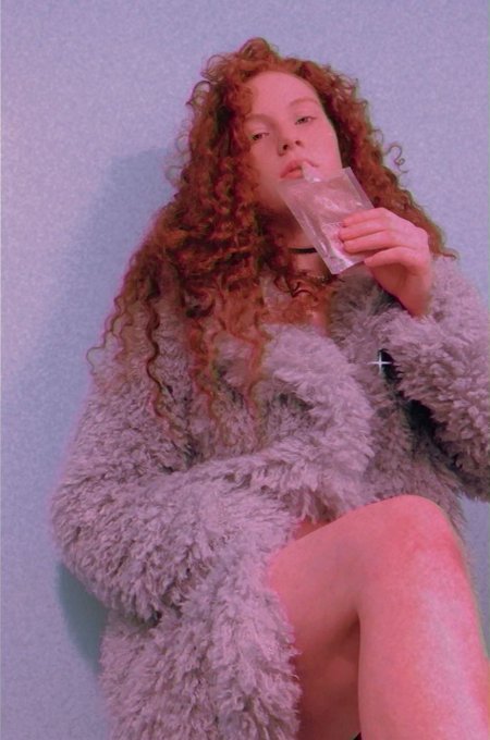 I found a coat and body glitter&hellip; decided. To eat it like an applesauce pouch https://t.co/KWs5JEGR8T<a href="/tag/themonster"class="tags"><span>#themonster</span></a>