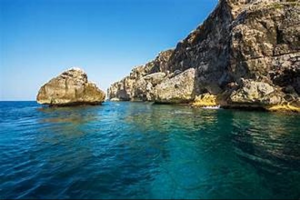 crystal_h2022's tweet photo. 🏞️ Nature's masterpiece meets your sense of wonder. 

Crystals Travels is your ticket to unlocking the splendors of Cayman Islands. Adventure and awe await – are you ready? 🌄 

Cayman Islands is calling – answer the call to travel!

#NaturalWonders  #TravelCaymanIslands 🌺 https://t.co/aFQjJ6artO