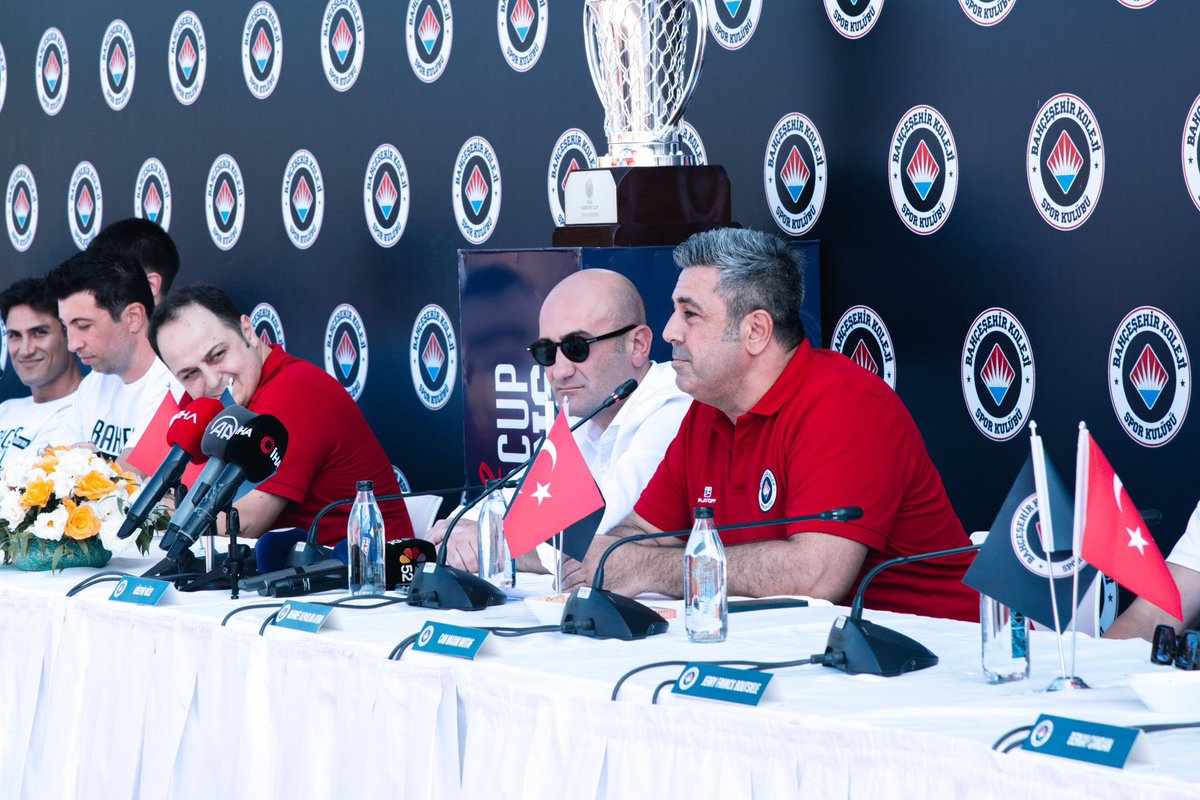 Bahçeşehir Koleji Spor Kulübü Basketbol Takımı olarak bir ilke imza atıyoruz. Yeni sezonun startını “Anadolu’dan”, Ordu-Giresun Bahçeşehir Koleji Kampüsü’nde gerçekleşen lansman ile veriyoruz. Hedefimizi koyduk, bu sene ikinci kez Avrupa’dan kupayı ülkemize getireceğimize