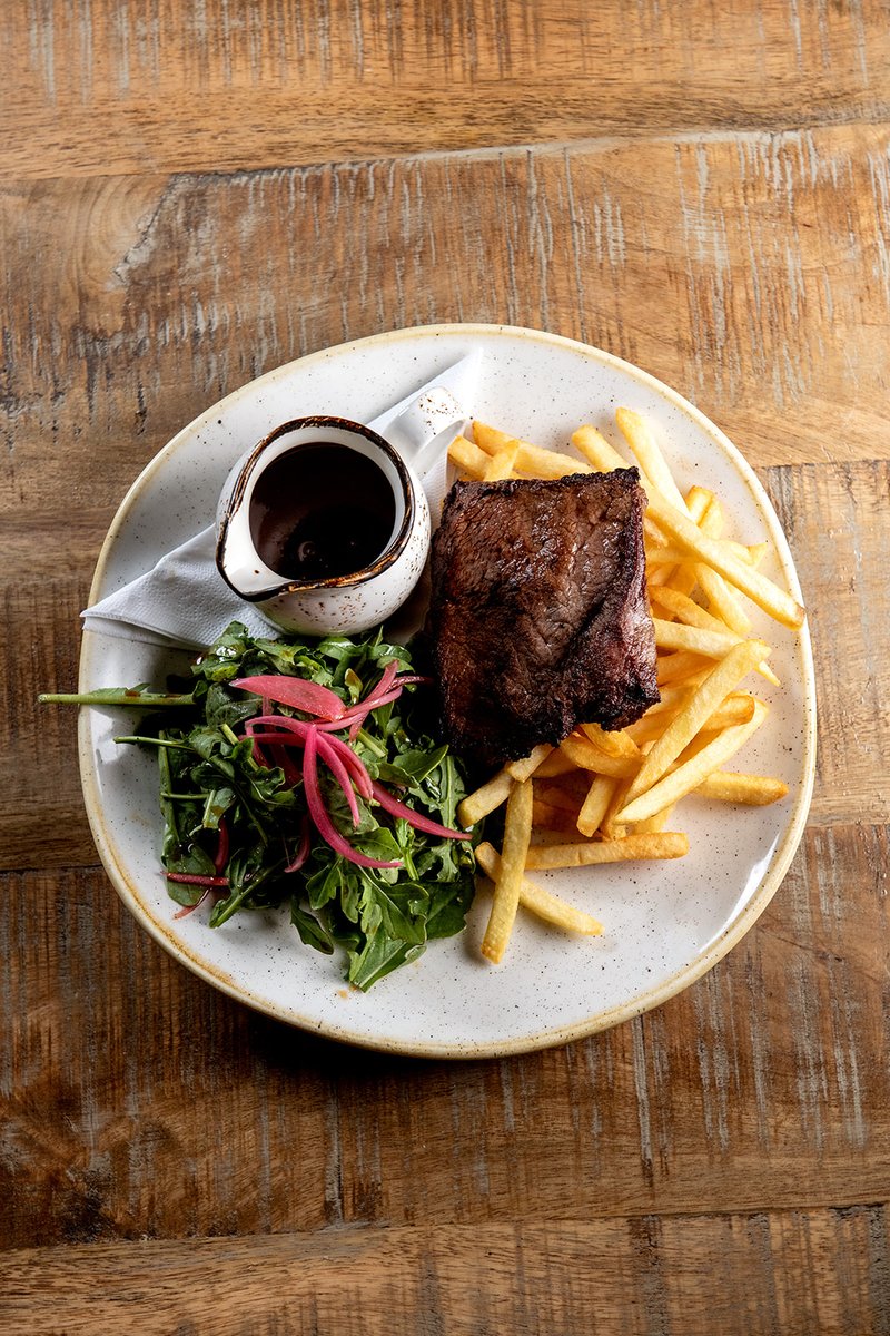 Make the most of our mega Express Lunch Menu at Mount Ephraim 🥗 Head to Sankey’s Seafood Kitchen & Bar from 12-3pm, Wednesday to Friday, and take your pick from beef yum salad, steak frites, fish finger sarnie, ‘CBT’, and more 😋

#lunchmenu #lunchinspo #tunbridgewells #publunch