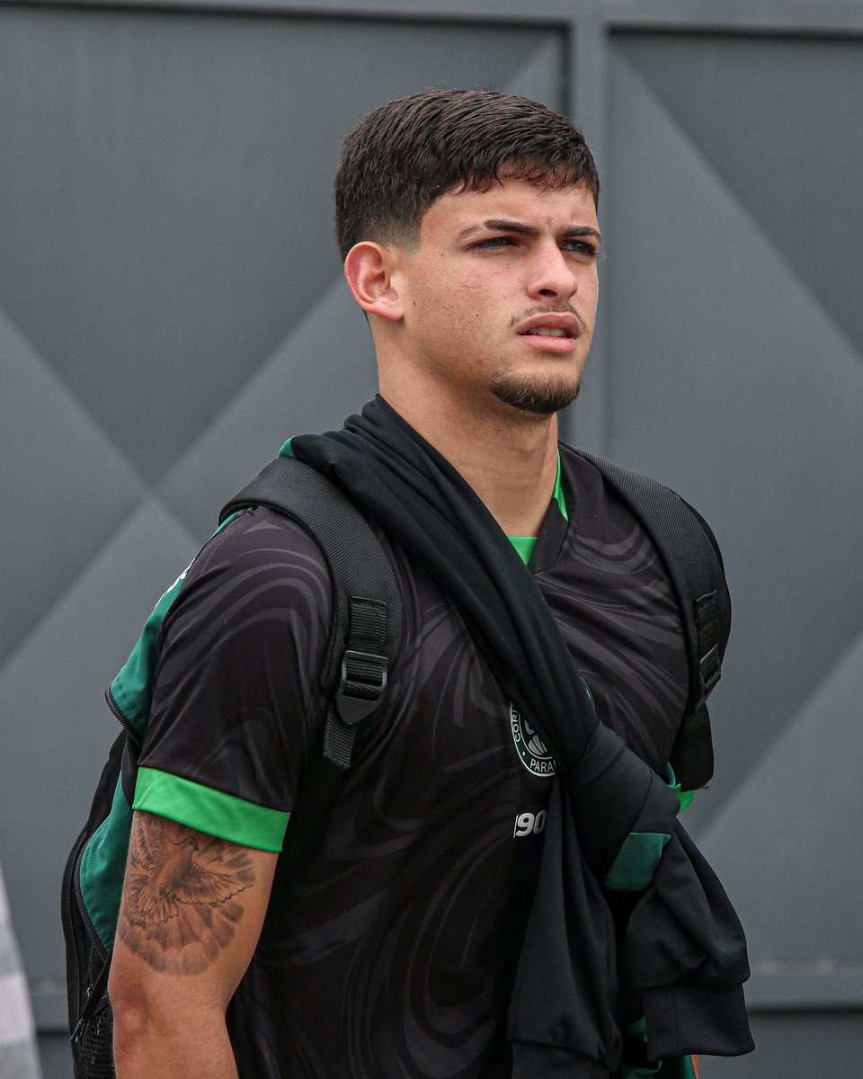Piás do Couto já presentes no palco da partida. 🇳🇬

Pra cima, Verdão! 

#VamosCoxa
#SANxCFC
#CopadoBrasilsub20

📸 JP Pacheco | Coritiba